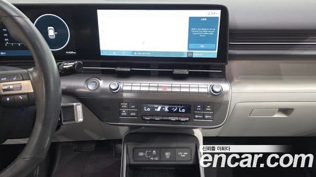 Hyundai Kona 2023 — Фото 13/20