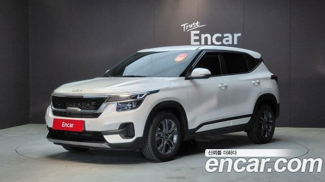 Kia Seltos 2022 — ფოტო 1/20
