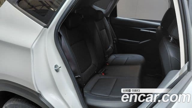 Kia Seltos 2022 — ფოტო 12/20