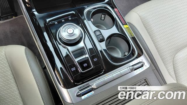 Kia Carnival 2022 — Şəkil 9/20
