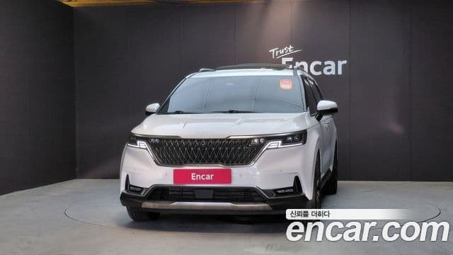 Kia Carnival 2023 — ფოტო 3/20