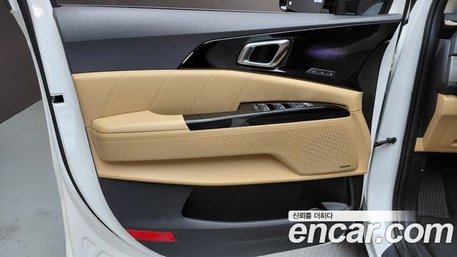 Kia Carnival 2023 — Photo 12/35
