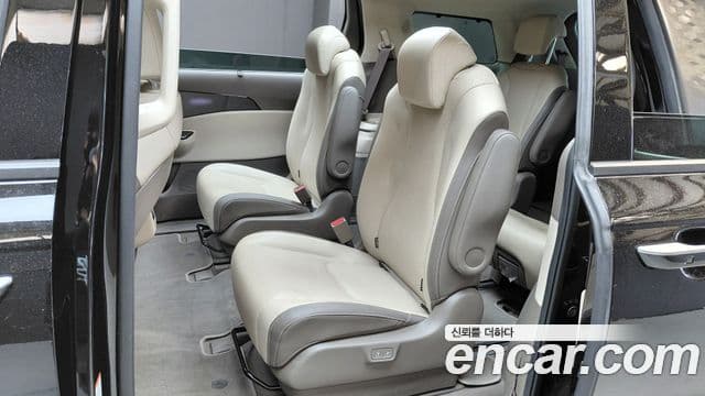 Kia Carnival 2022 — Şəkil 12/20