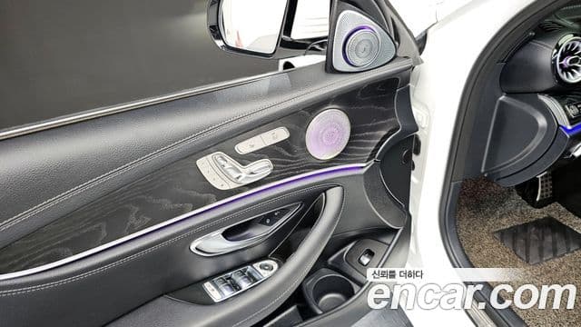 Mercedes-Benz E-Class 2020 — Şəkil 19/20