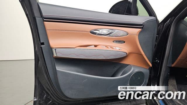 Genesis GV70 2023 — Photo 3/33