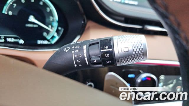 Genesis GV70 2023 — Photo 9/33