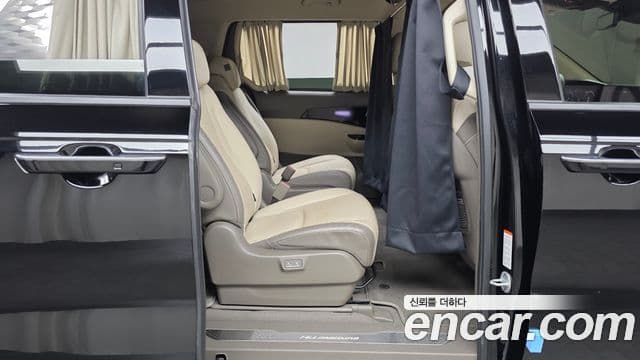 Kia Carnival 2023 — Şəkil 11/20