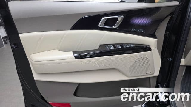 Kia Carnival 2023 — Photo 23/35