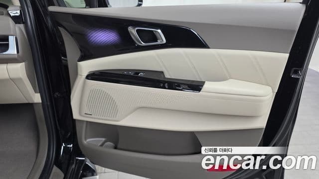 Kia Carnival 2023 — Photo 30/35