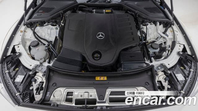 Mercedes-Benz E-Class 2025 — Photo 13/19