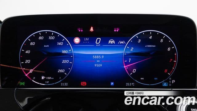 Mercedes-Benz E-Class 2025 — Photo 14/19