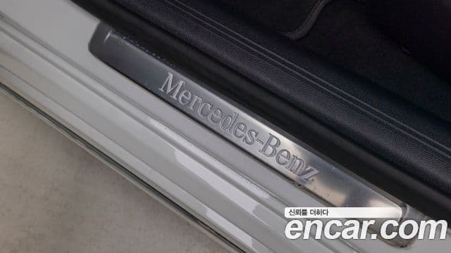 Mercedes-Benz E-Class 2025 — Photo 9/19