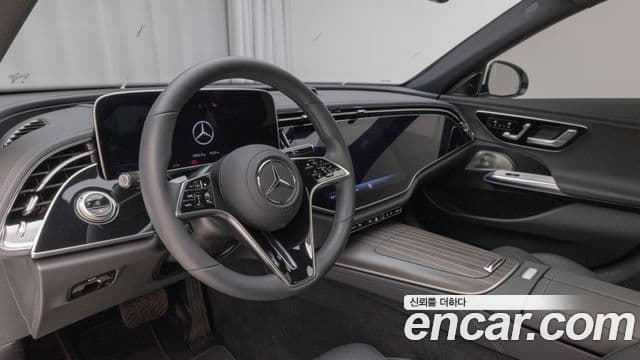 Mercedes-Benz E-Class 2025 — Photo 2/19