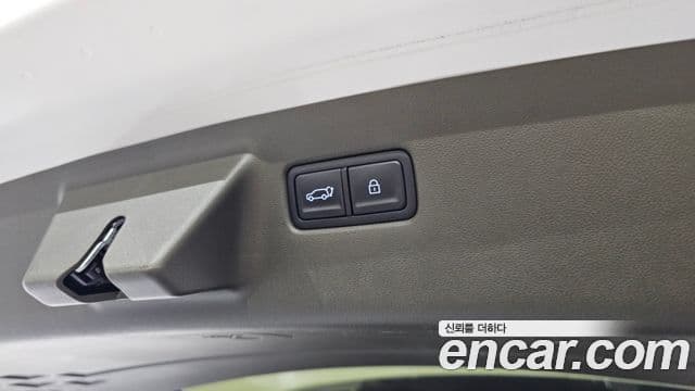 Hyundai Santa Fe 2025 — Şəkil 18/36