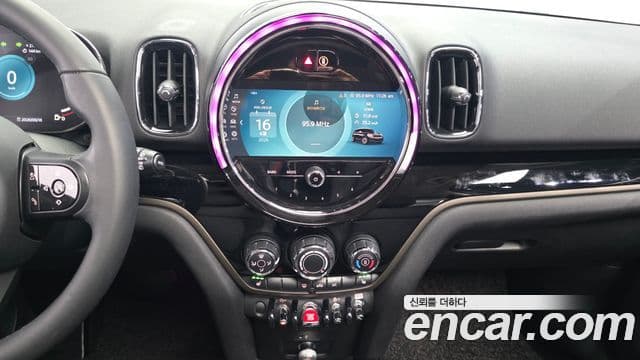 Mini Cooper Countryman 2021 — фото 14 из 20