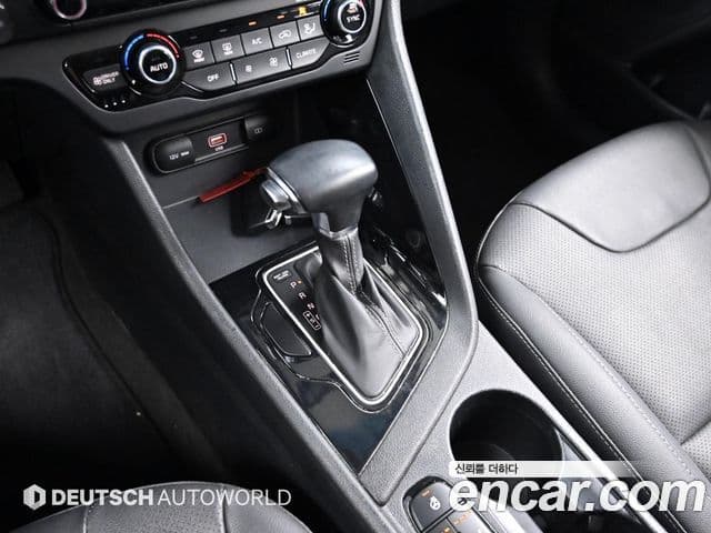 Kia Niro 2020 — ფოტო 7/20