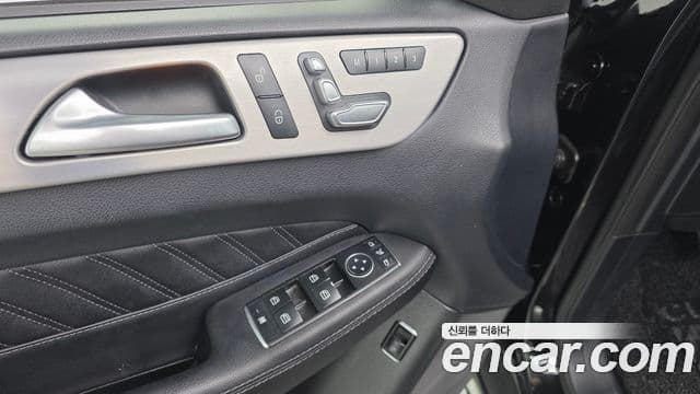 Mercedes-Benz GLE-Class 2018 — ფოტო 13/20
