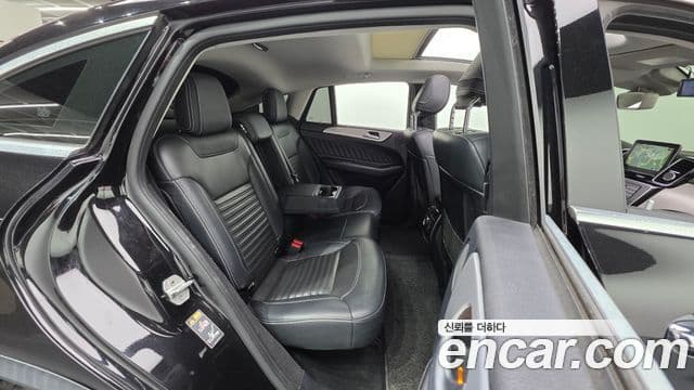 Mercedes-Benz GLE-Class 2018 — ფოტო 19/20