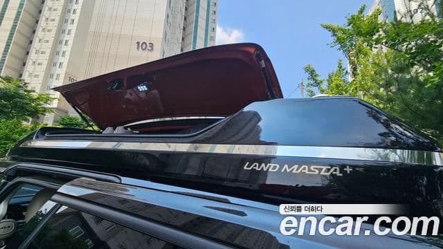 Kia Carnival 2023 — Şəkil 17/20