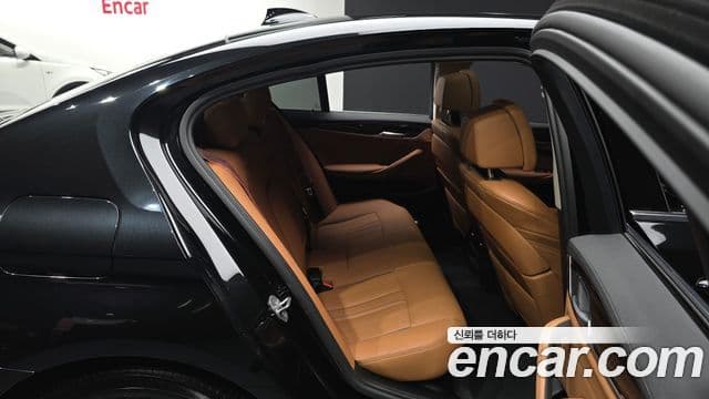 BMW 5 Series 2020 — Şəkil 12/20