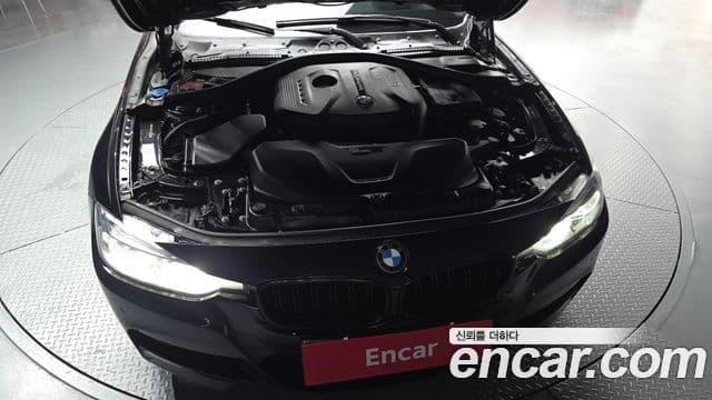 BMW 3 Series 2018 — ფოტო 6/20
