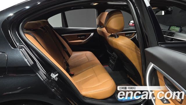BMW 3 Series 2018 — ფოტო 11/20