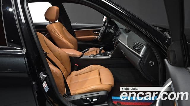 BMW 3 Series 2018 — ფოტო 12/20