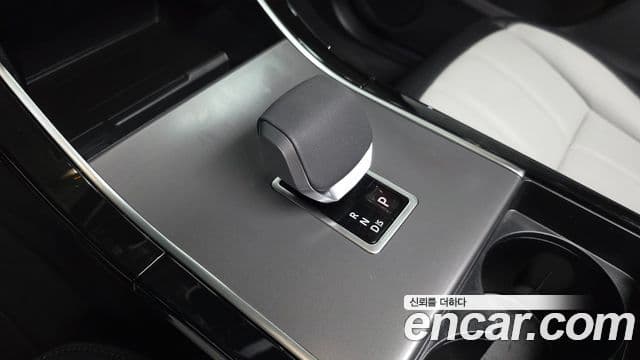 Land Rover Range Rover Evoque 2025 — ფოტო 9/20