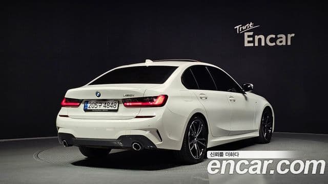 BMW 3 Series 2022 — ფოტო 2/20
