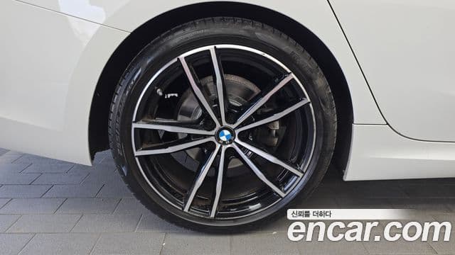 BMW 3 Series 2022 — ფოტო 5/20