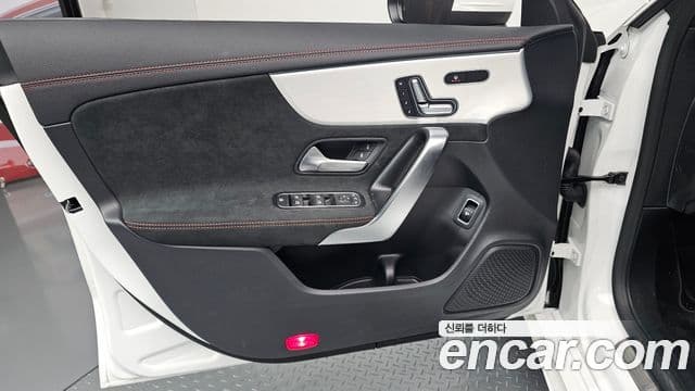 Mercedes-Benz CLA-Class 2024 — Photo 13/34