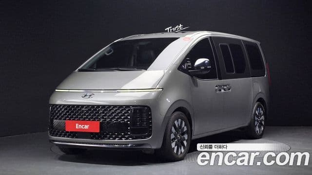 Hyundai Staria 2023 — ფოტო 19/19