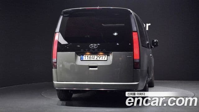 Hyundai Staria 2023 — ფოტო 2/19