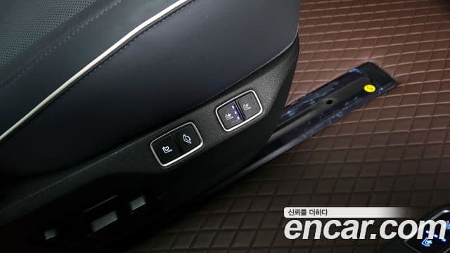 Hyundai Staria 2023 — ფოტო 15/19