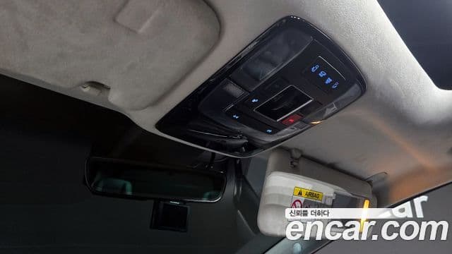 Hyundai Staria 2023 — ფოტო 18/19