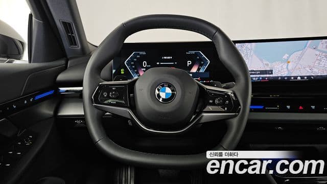 BMW 5 Series 2024 — ფოტო 13/20
