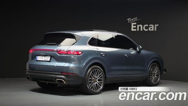 Porsche Cayenne 2019 — ფოტო 1/20