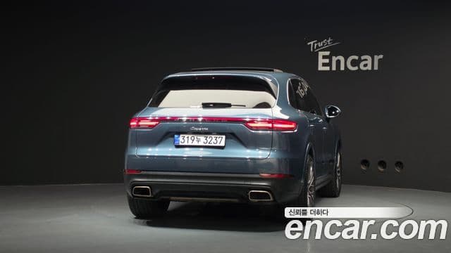 Porsche Cayenne 2019 — ფოტო 3/20
