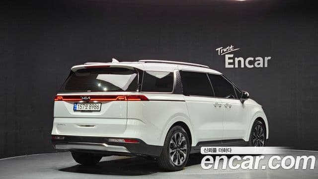 Kia Carnival 2023 — Фото 1/20