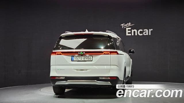 Kia Carnival 2023 — Фото 3/20