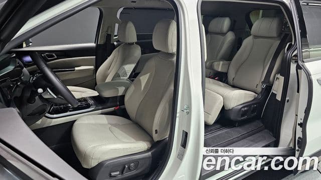 Kia Carnival 2023 — Фото 8/20