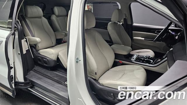 Kia Carnival 2023 — Фото 11/20