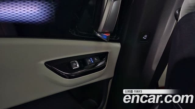 Kia Carnival 2023 — Фото 19/20