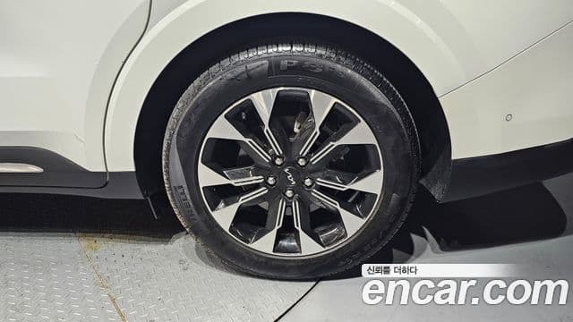 Kia Carnival 2023 — Photo 17/23