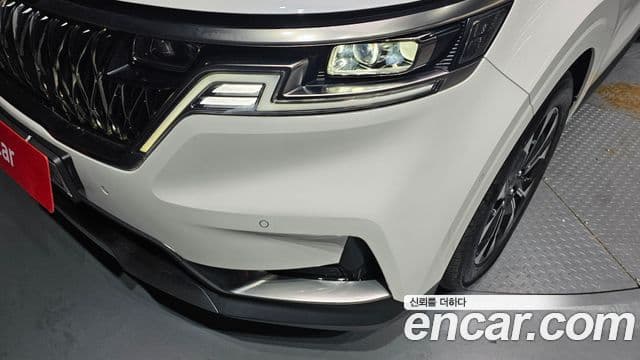 Kia Carnival 2023 — Photo 18/23