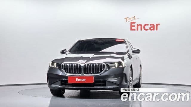 BMW 5 Series 2023 — Şəkil 3/20