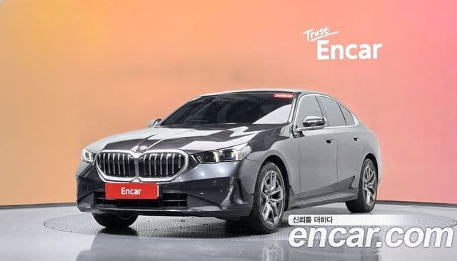 BMW 5 Series 2023 — Şəkil 1/20