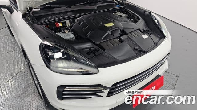 Porsche Cayenne 2019 — Photo 4/20
