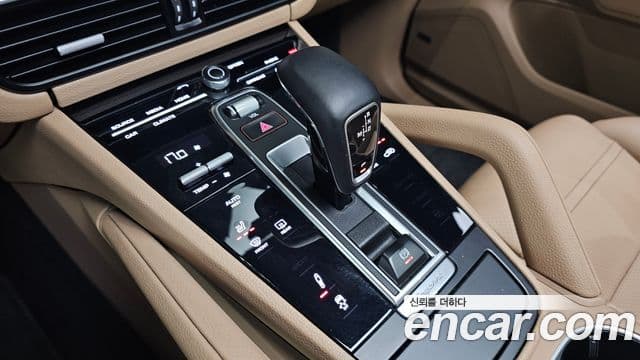 Porsche Cayenne 2019 — Photo 16/20