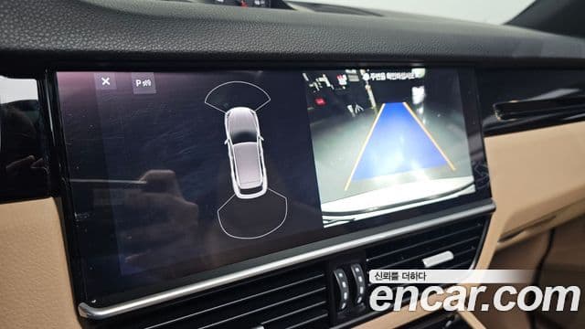 Porsche Cayenne 2019 — Photo 8/20